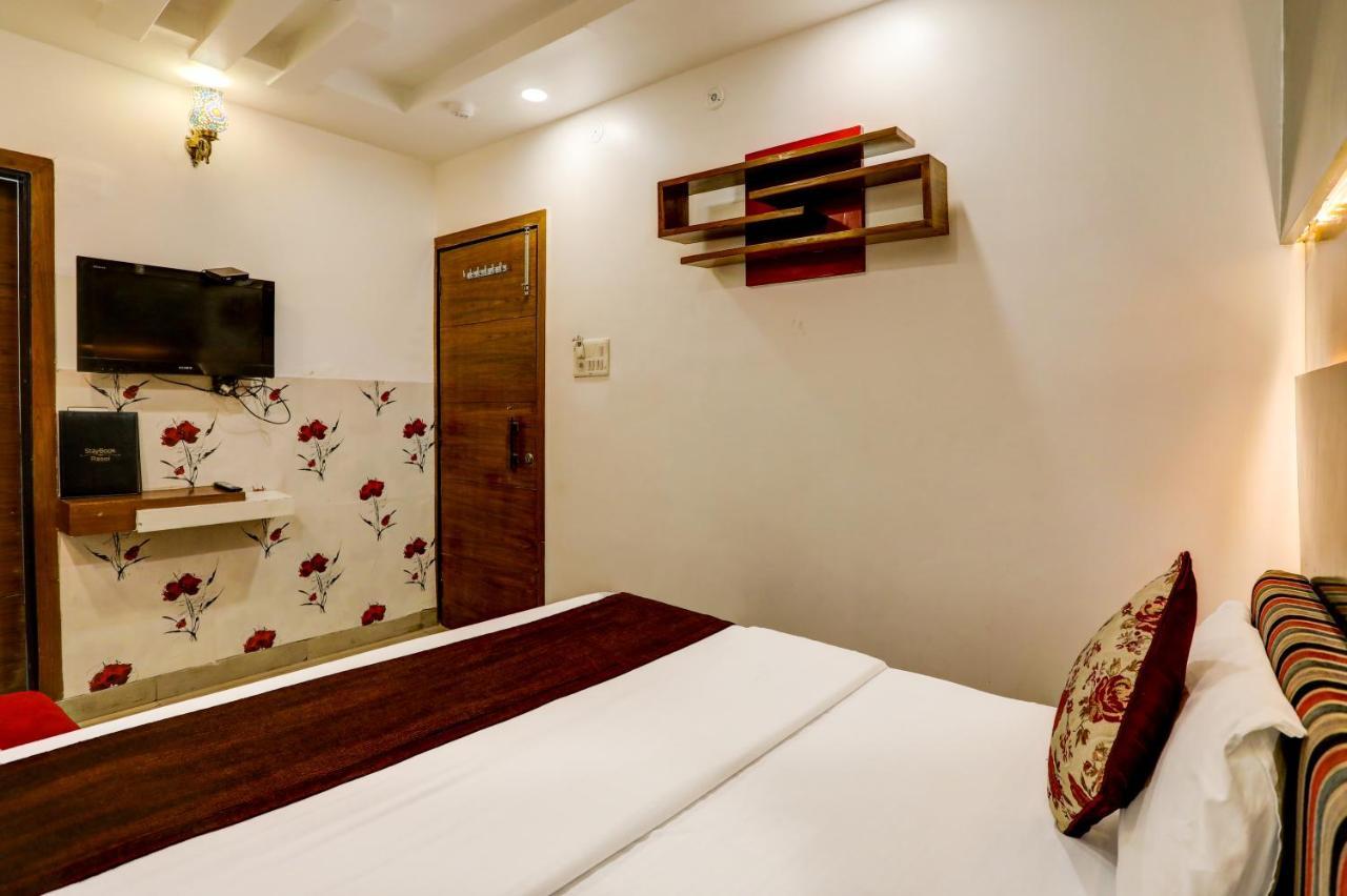 Hotel Nityaa Suites Νέο Δελχί Εξωτερικό φωτογραφία