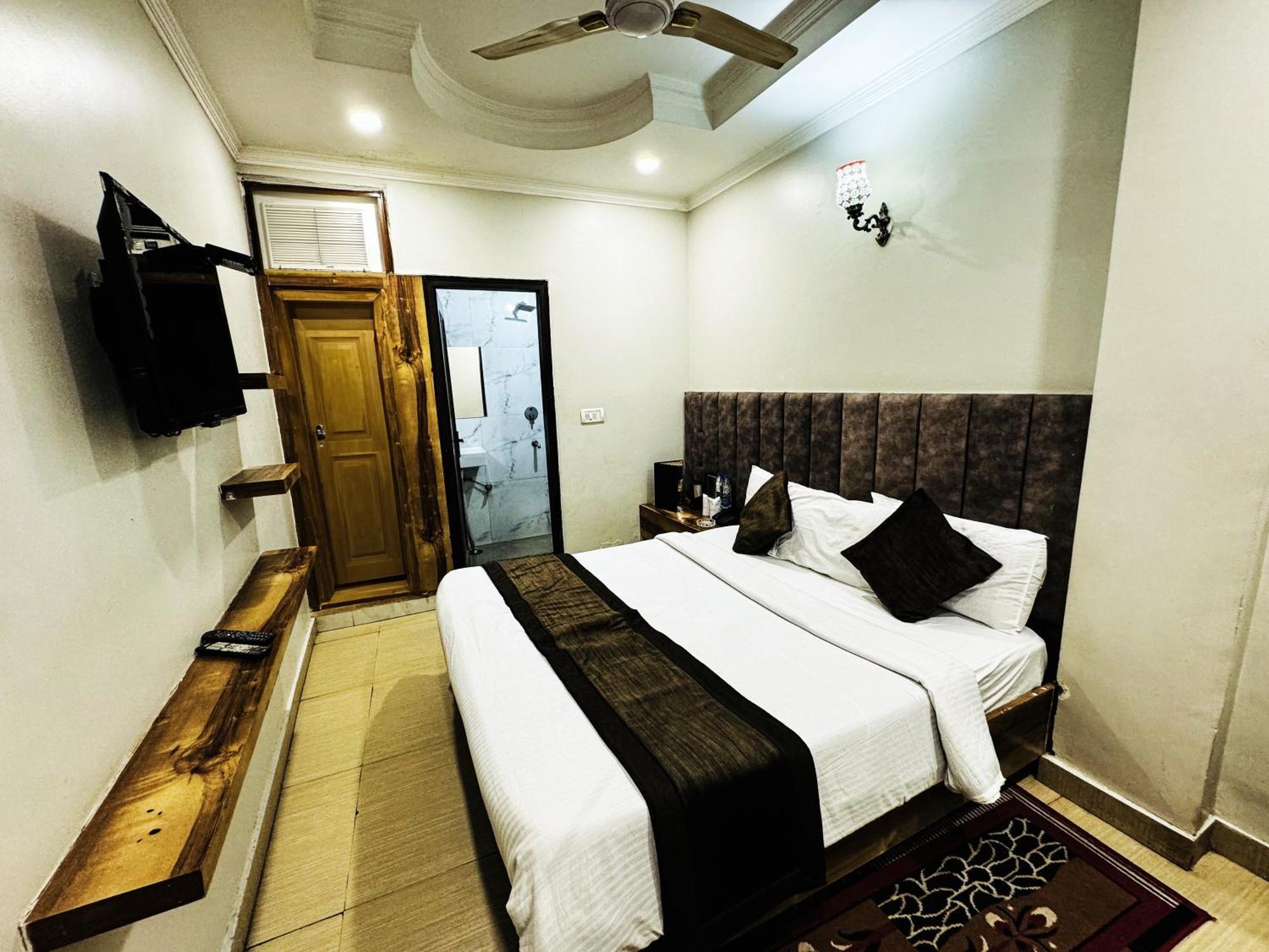 Hotel Nityaa Suites Νέο Δελχί Εξωτερικό φωτογραφία