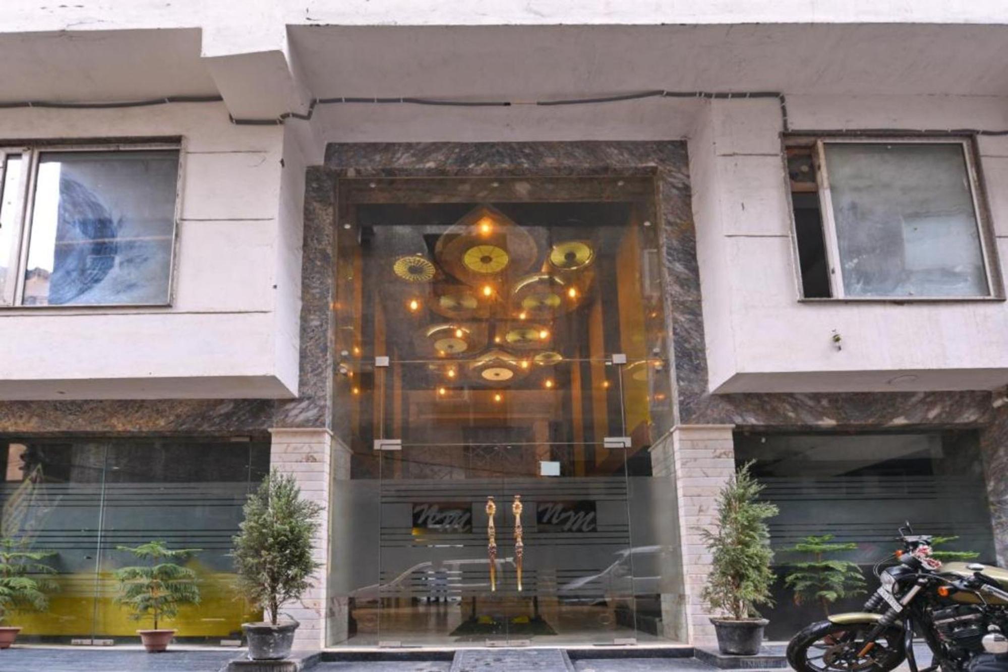 Hotel Nityaa Suites Νέο Δελχί Εξωτερικό φωτογραφία