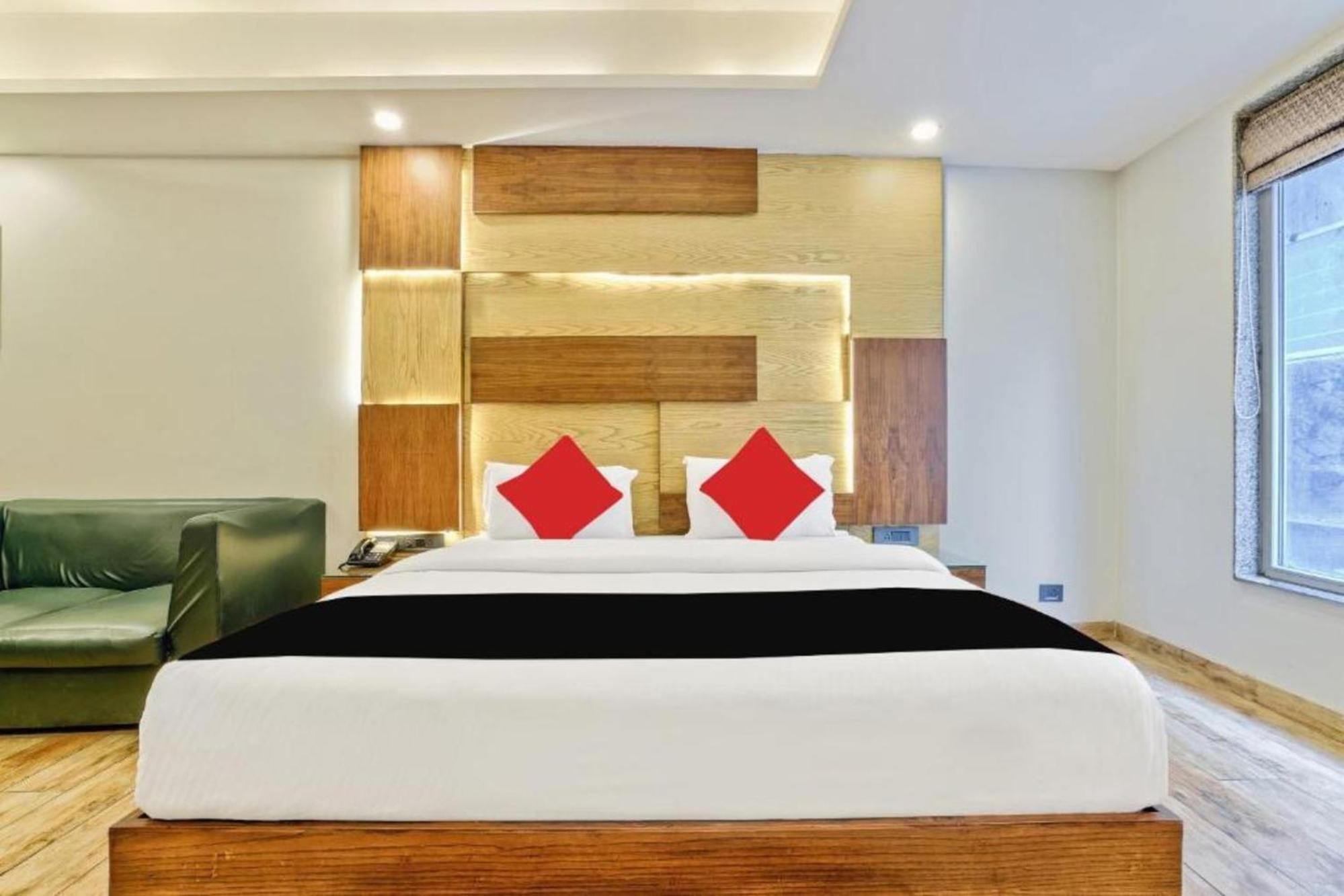 Hotel Nityaa Suites Νέο Δελχί Εξωτερικό φωτογραφία
