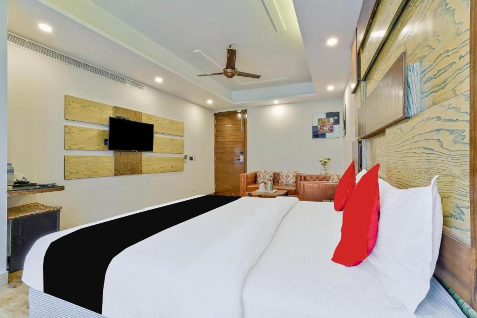 Hotel Nityaa Suites Νέο Δελχί Εξωτερικό φωτογραφία