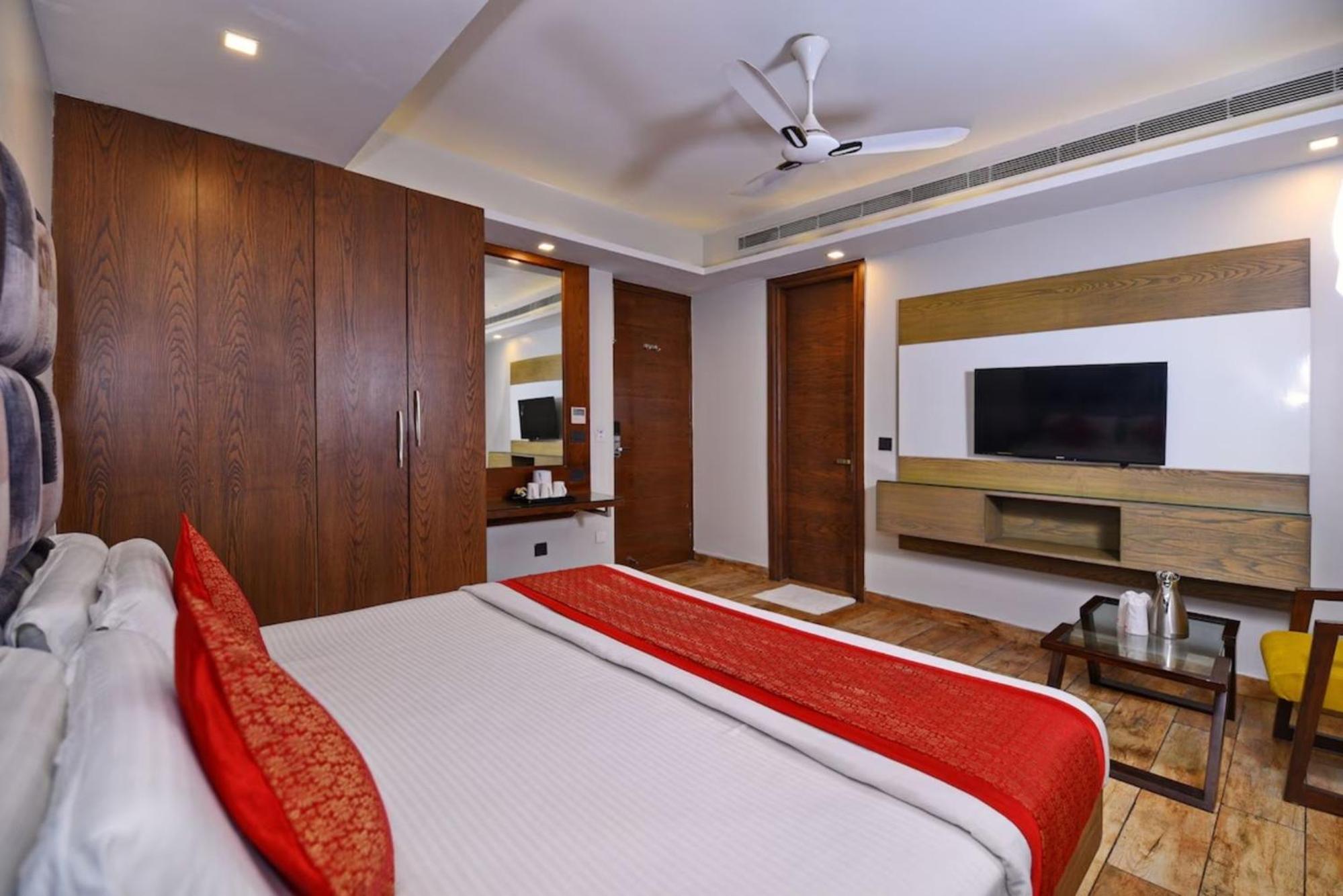 Hotel Nityaa Suites Νέο Δελχί Εξωτερικό φωτογραφία