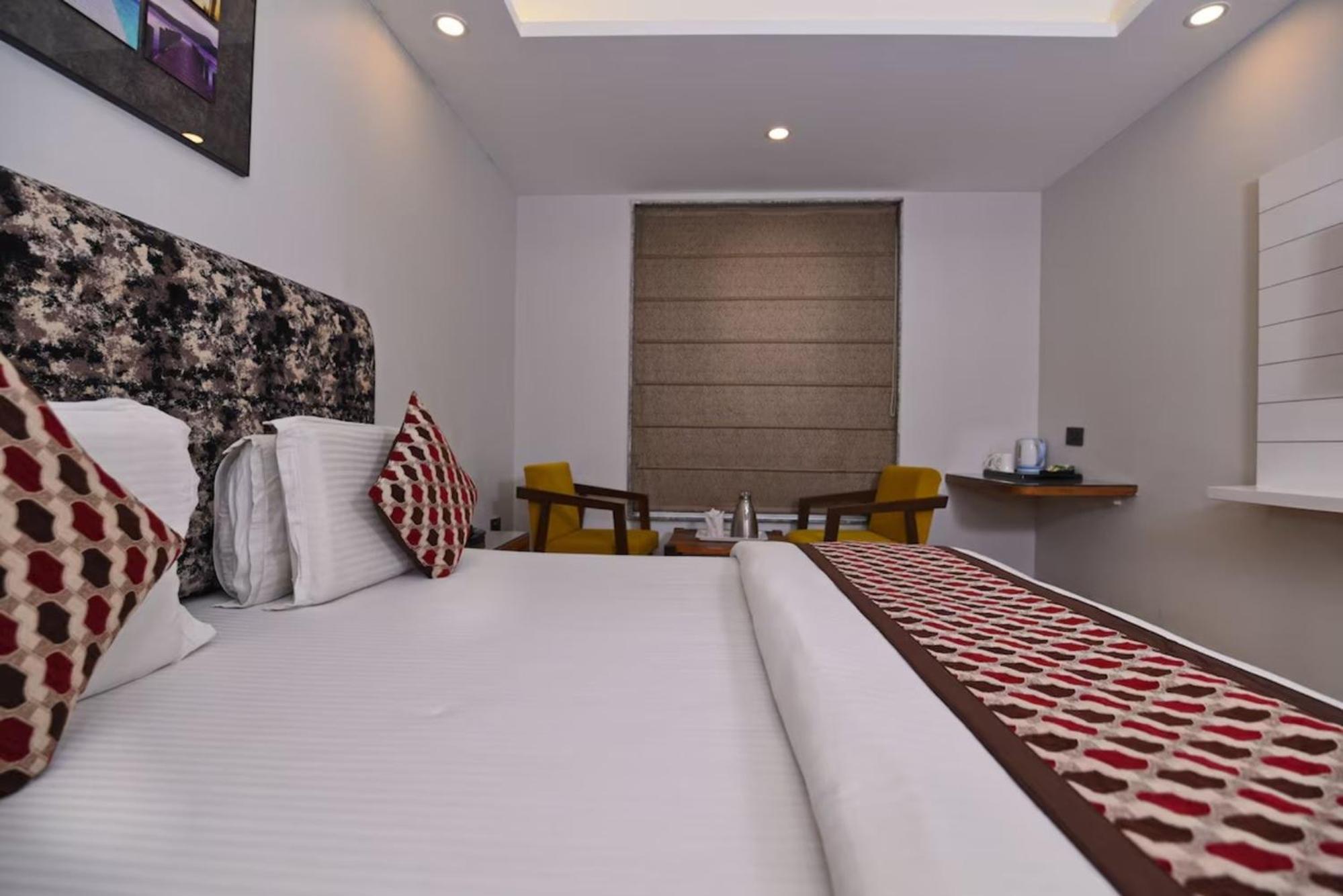 Hotel Nityaa Suites Νέο Δελχί Εξωτερικό φωτογραφία